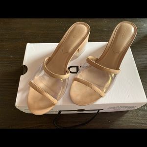 Nude low heel